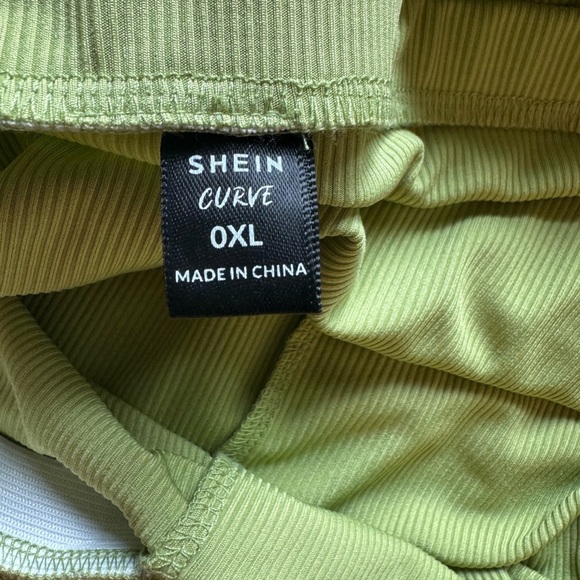 Green midi skirt with high split - Picture 4 of 5